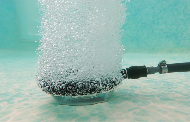 حذف بوی بد آب