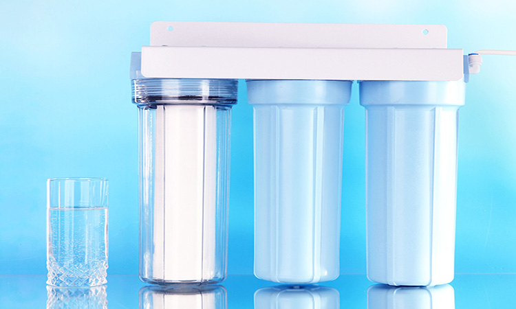 تعویض فیلتر دستگاه تصفیه آب